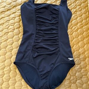 🐝 SPEEDO ENDURANCE ONE PIECE SWIMSUIT